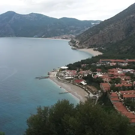 Ozalp Apart A4 Ortak Havuzlu Apartment Cedit